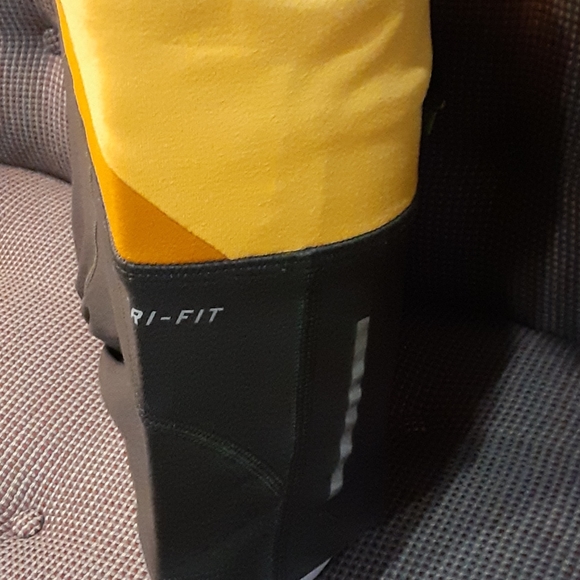 NIKE SUSTAINABLE MATERIALS DRI-FIT SHORTS - Picture 4 of 5